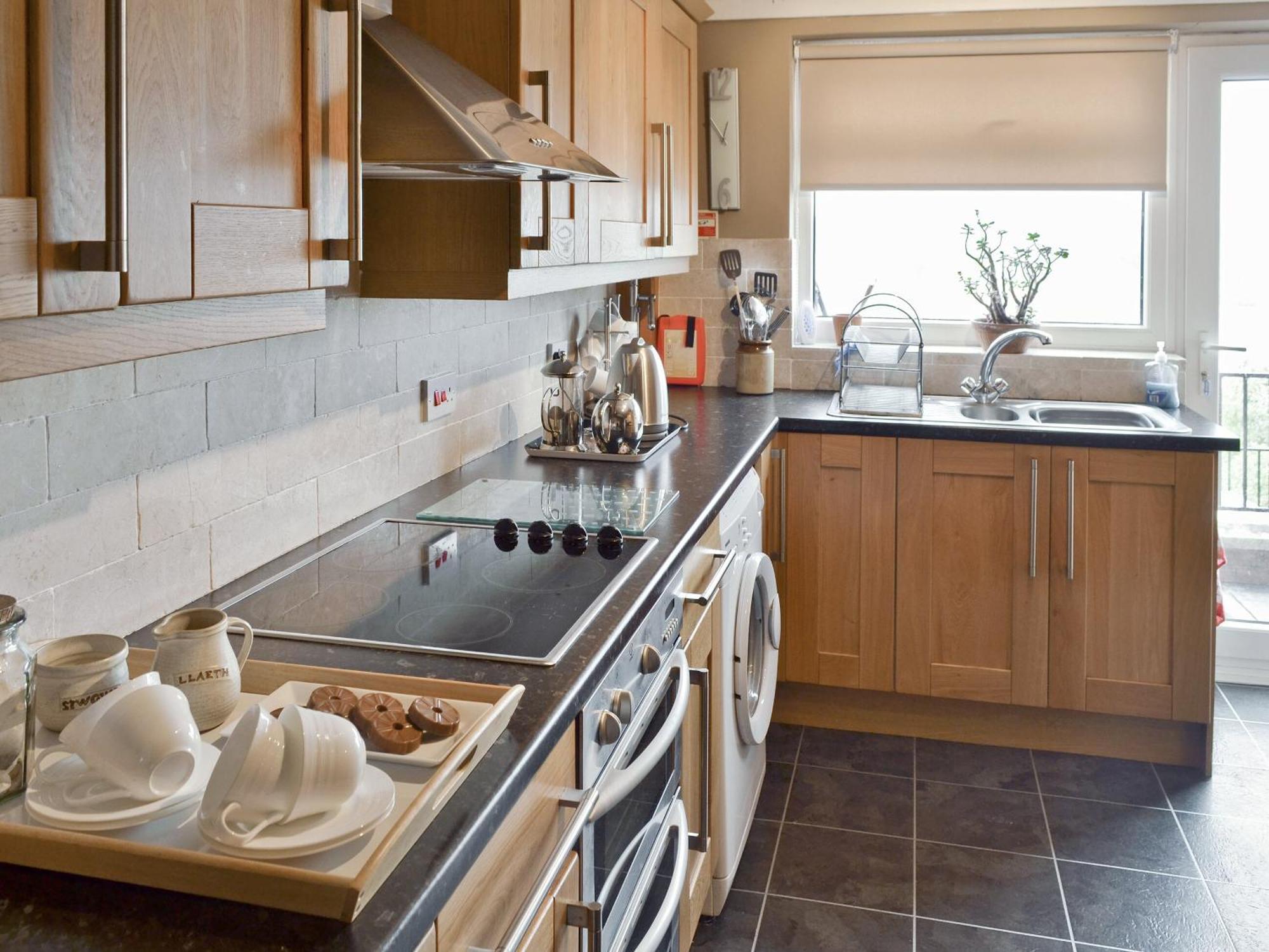 Llanedwen Llys Aledヴィラ エクステリア 写真